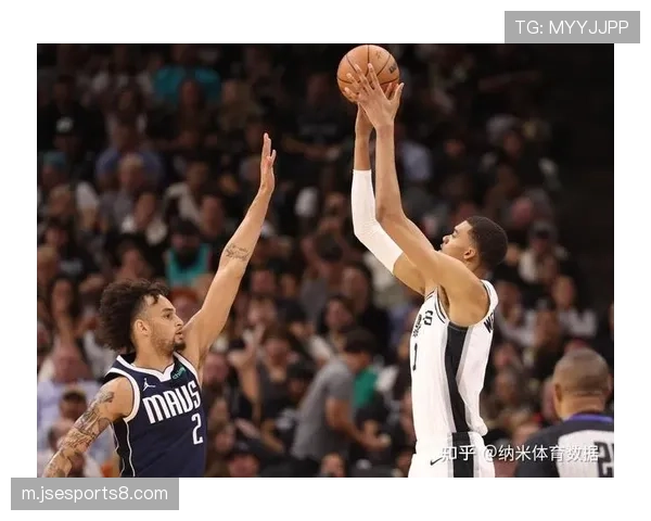 马刺篮网篮板球争夺史 克拉克斯顿对抗文班亚马 马刺篮网篮板球争夺史 克拉克斯顿对抗文班亚马